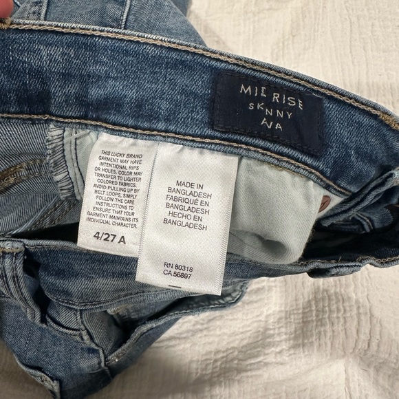 NWT LUCKY BRAND jeans - Picture 3 of 3